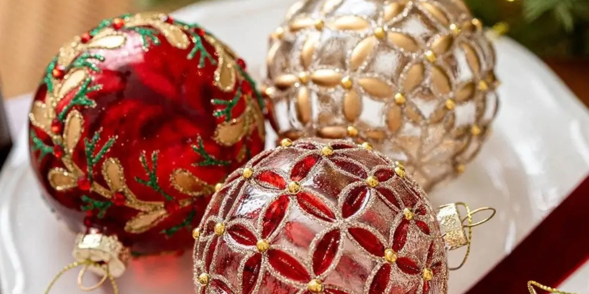 Boules de Noël rouge et or décoration lumineuse